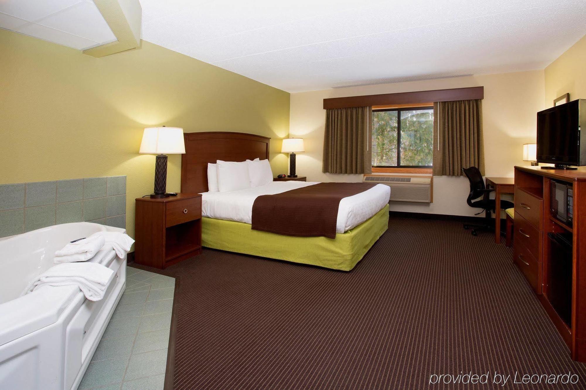 Cobblestone Hotel & Suites - วิสคอนซิน แรพิดส์ ภายนอก รูปภาพ